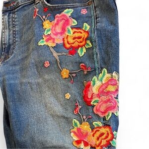 Full length Women’s Johnny Was Embroidered Blossom Boyfriend Jeans size 32 JWLA